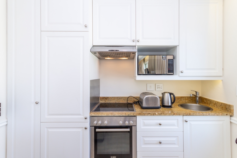 1 Bedroom Property for Sale in Sea Point Western Cape